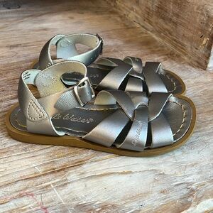 🤍 Salt Water By Hoy sandals leather metallic silver size 10